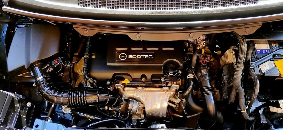 Opel Zafira cena 39999 przebieg: 99400, rok produkcji 2013 z Kołobrzeg małe 92